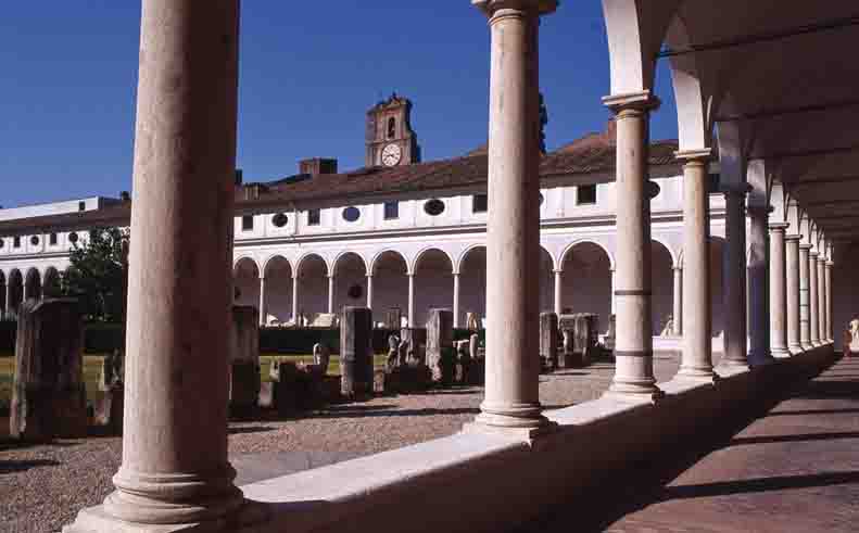 chiostro-michelangiolesco