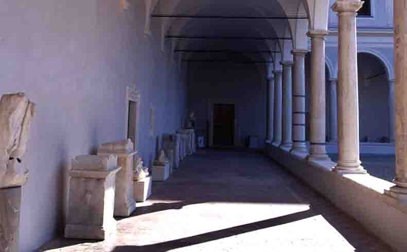 chiostro-michelangiolesco